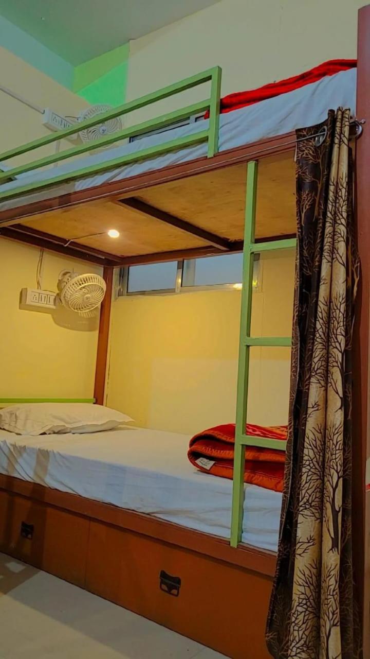 Baba'S Rishikesh Hostel Екстериор снимка