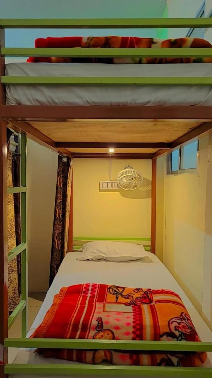 Baba'S Rishikesh Hostel Екстериор снимка