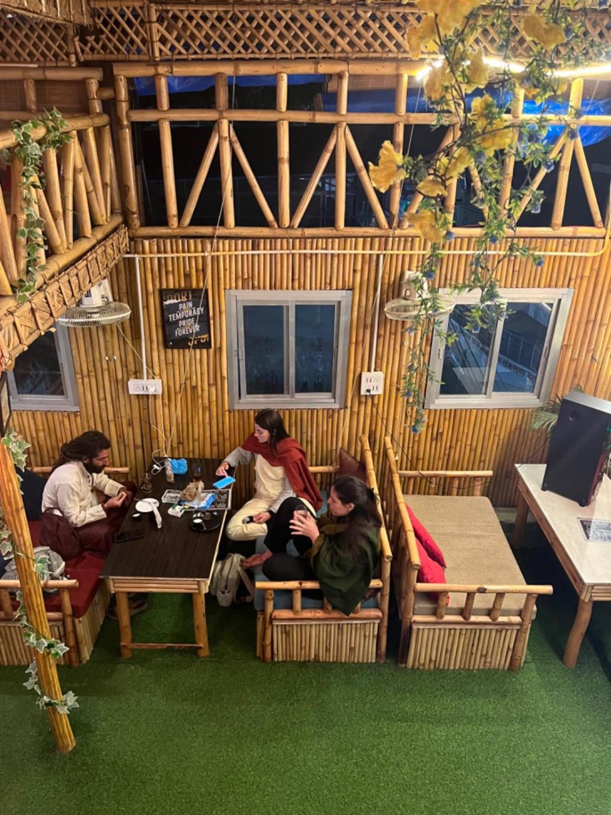 Baba'S Rishikesh Hostel Екстериор снимка